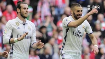  法兰克福主帅格拉斯纳变阵成功，三中卫体系显威力  